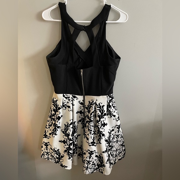 Black and white homecoming dress. - Picture 3 of 5